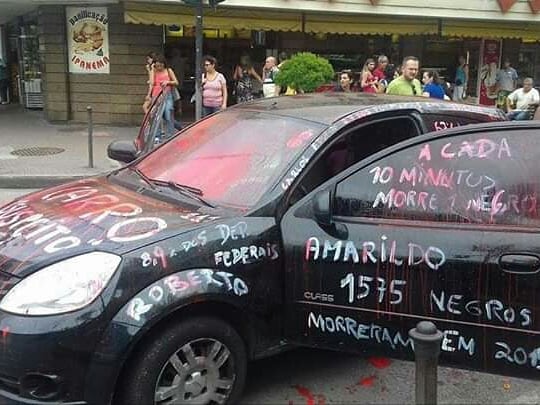 #tbt 111 Intervenção urbana da @confrariadoimpossivel aborda a chacina ocorrida no dia 28 de nov (1)